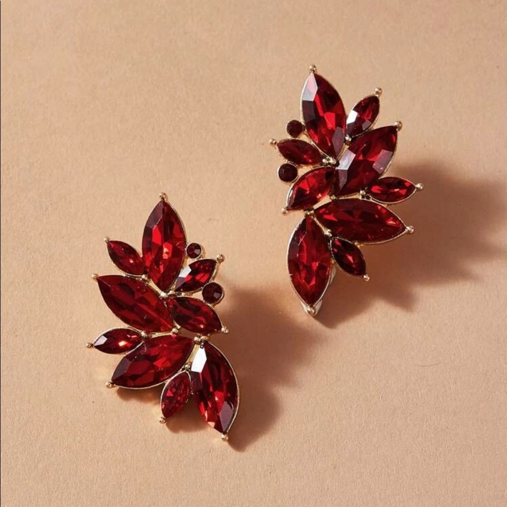 NEW•RUBY VINTAGE STYLE STATEMENT EARRINGS